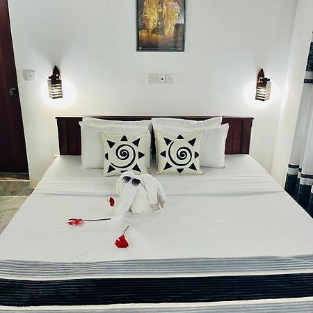 Villa Roy Bentota Bagian luar foto