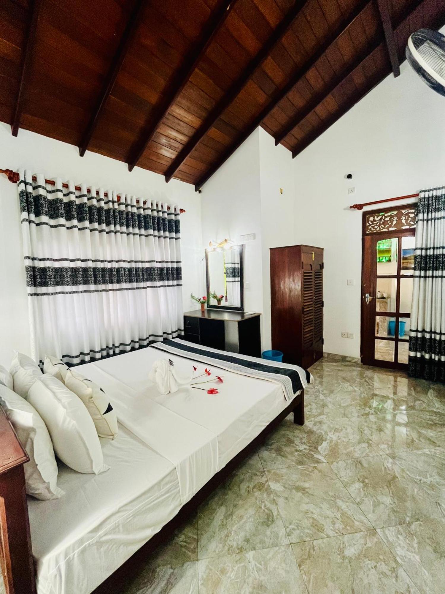 Villa Roy Bentota Bagian luar foto